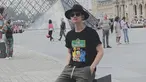 Faul LIDA baru-baru ini menikmati liburannya dengan keliling negara Eropa. Dari sejumlah potretnya selama di sana, posenya memakai topi paling mencuri perhatian. Saat berada di Paris, pedangdut asal Aceh ini tampil keren dengan topi hitam jenis koboi. Padu padannya semakin serasi dengan kacamata dan kaus hitam yang dipakainya. (Liputan6.com/IG/@faul.lida2019)