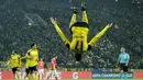 Penyerang Borussia Dortmund, Pierre-Emerick Aubameyang menancapkan namanya sebagai pemuncak klasemen sementara top scorer hingga pekan ke-25 Bundesliga. ubameyang mencetak 23 gol atau terpaut satu gol dari pesaingnya. (EPA/Friedemann Vogel)