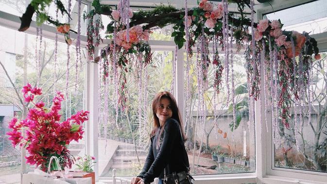 6 Potret Putri Sagita, Pelantun Lagu 'Gara-Gara Mas Al' (sumber: Instagram/putri_sagita_)