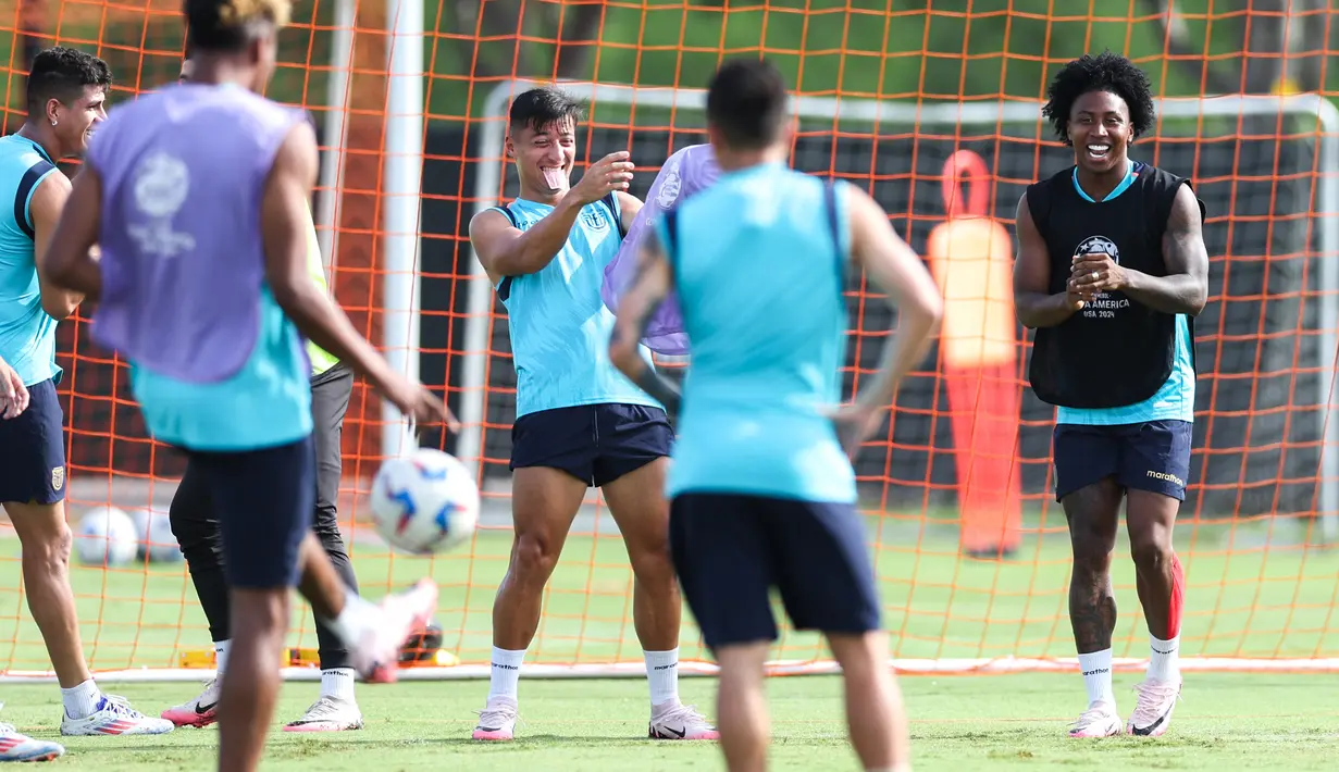Ekuador meraih empat poin, mencetak empat gol dan kebobolan tiga. (Charly TRIBALLEAU / AFP)