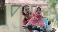 Masih ingat film pendek Tilik yang melahirkan karakter ikonis Bu Tejo (Siti Fauziah)? Kini, Tilik dikemas dalam format serial sebanyak 8 episode. (Foto: Dok. MD Entertainment)