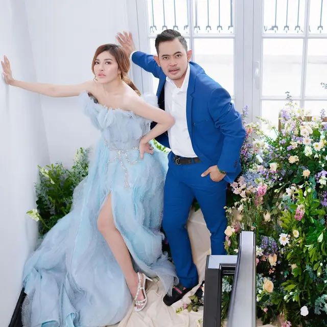 7 Potret Crazy Rich Malang Gilang Widya Pramana dan Istri, Selalu Harmonis