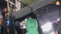 [VIDEO] Minibus TNI AL Tabrak Motor, 3 Tewas 8 Luka