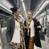 Happy Salma dan Ariel Tatum di Jepang. [@arieltatum]