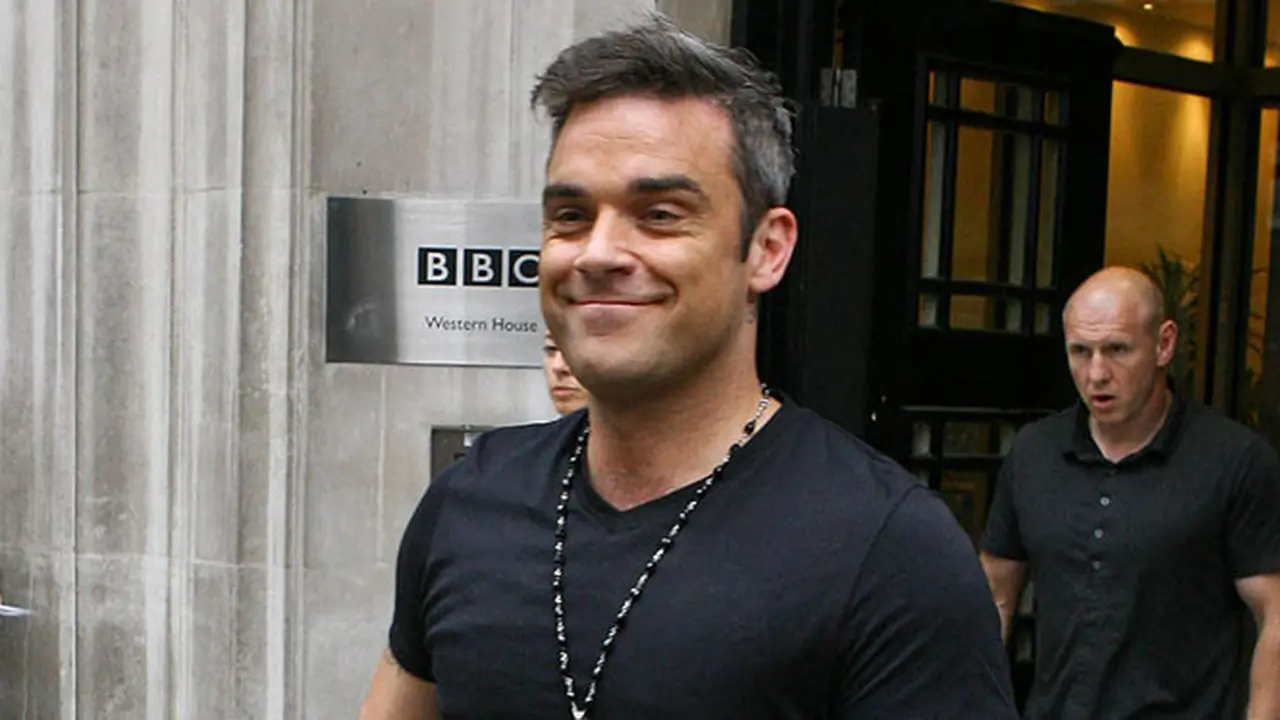 robbie-williams-131123c.jpg
