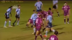 Seorang bocah berusia 4 tahun mengalahkan para legenda rugbi di Queensland, Australia.
