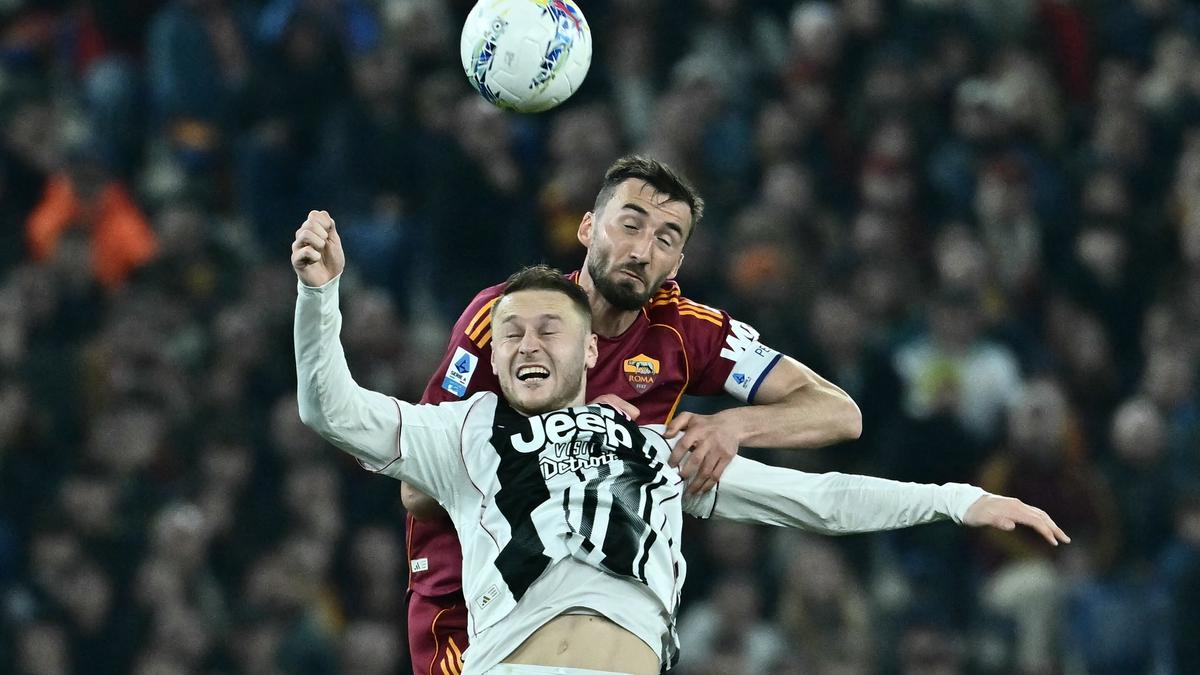 Manchester United Perang dengan Aston Villa Berebut Pemain Juventus