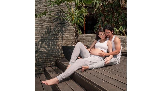 Kimberly Ryder dan Edward Akbar (Sumber: Instagram/edward_akbar)