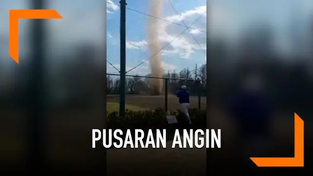 VIDEO: Viral, Pusaran Angin Misterius di Tengah Taman