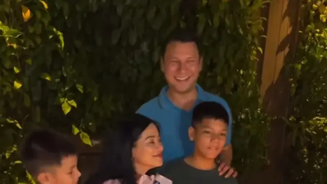 Titi Kamal Rayakan Ulang Tahun ke-44 party ulang tahun. [@eva_anindita_zachrie]