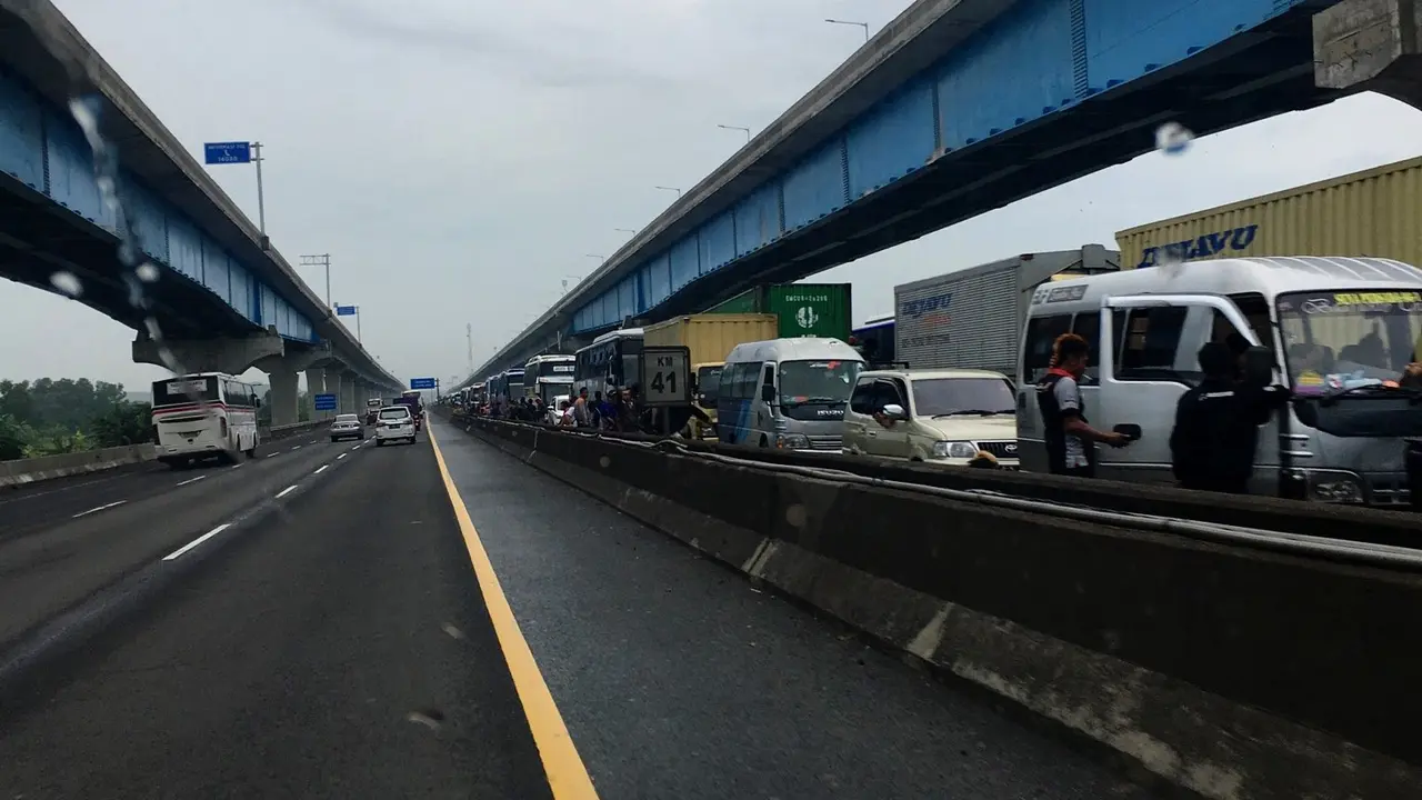 macet cikampek