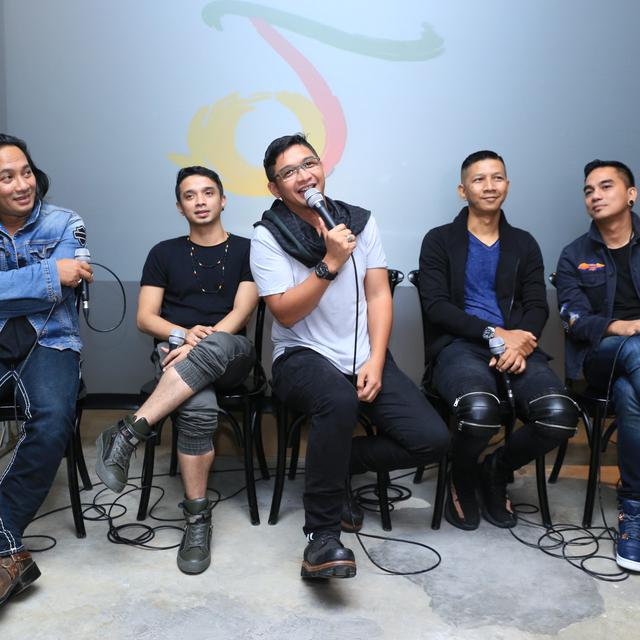 Lirik Lagu Ungu Setengah Gila News Entertainment Fimela Com Provided to trvid by believe sas setengah gila · gombloh 20 lagu terpopuler gombloh ℗ virgo ramayana released on lirik lagu ungu setengah gila news