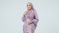 9 Ide Model Gamis Brokat Lengan Balon, Tampil Mewah saat Pesta dan Muharaman