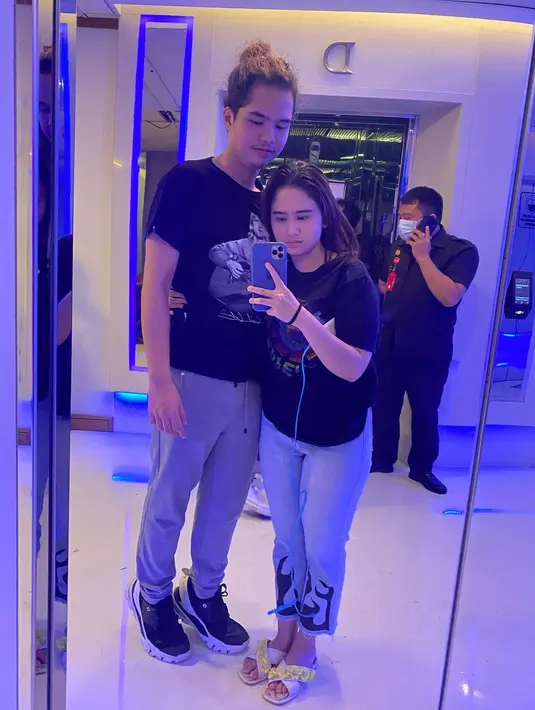 "Paling yang enggak pekanya itu (kurang suka), karena kalau aku malas ngelarang gitu," pungkas Tissa Biani. (Instagram/tissabiani)