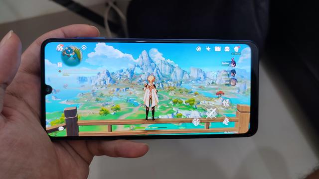 Samsung Galaxy M22 untuk bermain Genshin Impact (Liputan6.com/Giovani Dio Prasasti)