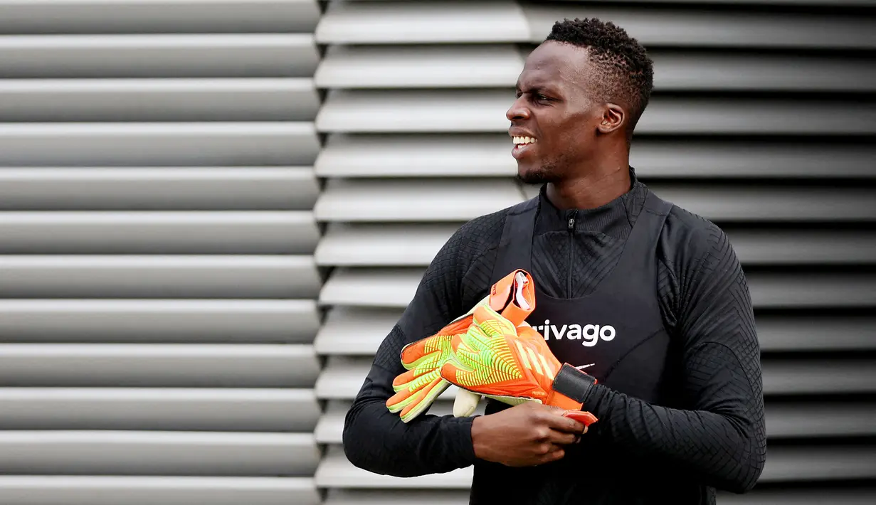 Selama Mendy absen, Graham Potter memainkan Kepa Arrizabalaga di bawah mistar gawang. Kiper asal Spanyol tersebut tampil cukup bagus sejauh ini. (AFP/Adrian Dennis)
