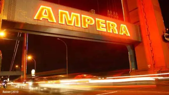 Kasus Gantung Diri Tak Kurangi Keindahan Jembatan Ampera