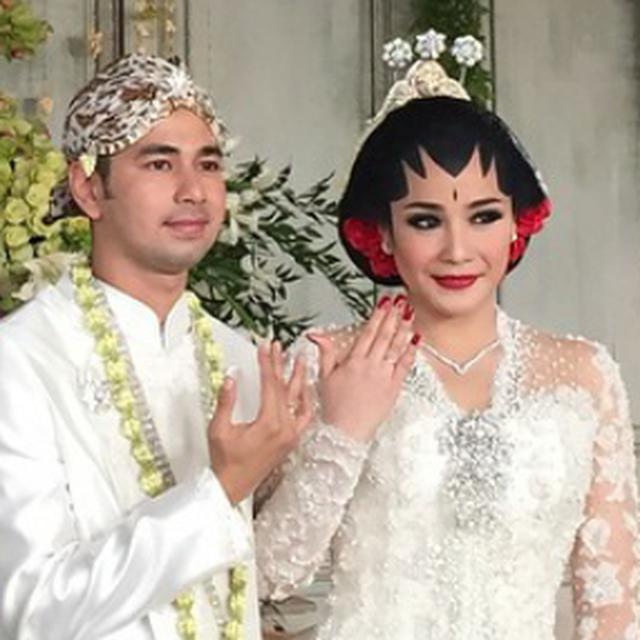 Raffi Ahmad Perlihatkan Foto Romantisnya Bersama Nagita Slavina Showbiz Liputan6 Com