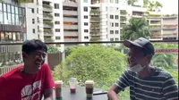 Kebersamaan Bayu Gatra dan Fandi Eko Utomo (tangkapan kamera Youtube Bayu Gatra)