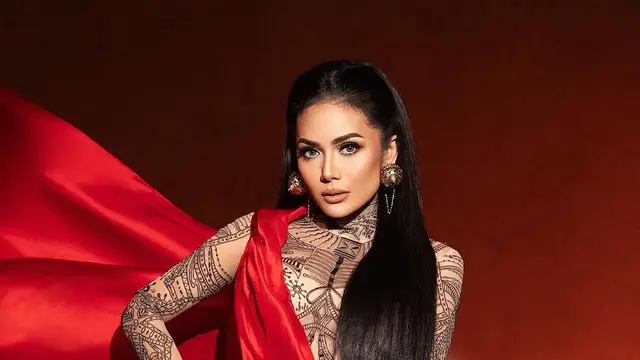 Penampilan Anggun Kris Dayanti untuk Konser di Malaysia. (instagram/riomotret/hairstylist_arrusa)
