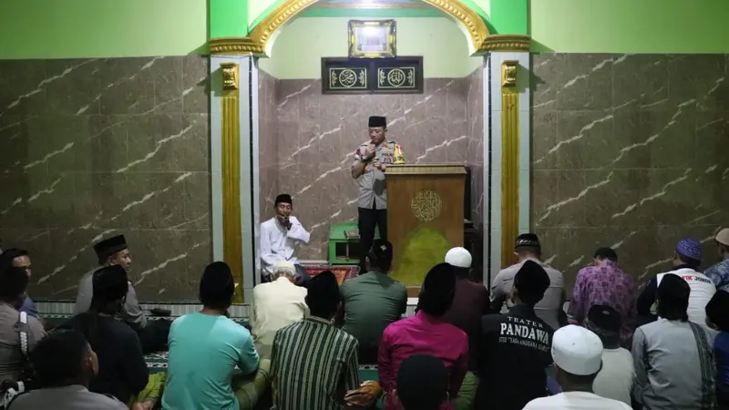 Kultum atau kuliah tujuh menit, biasanya menjadi salah satu rangkaian kegiatan dalam pelaksanaan shalat sunat Tarawih Ramadan