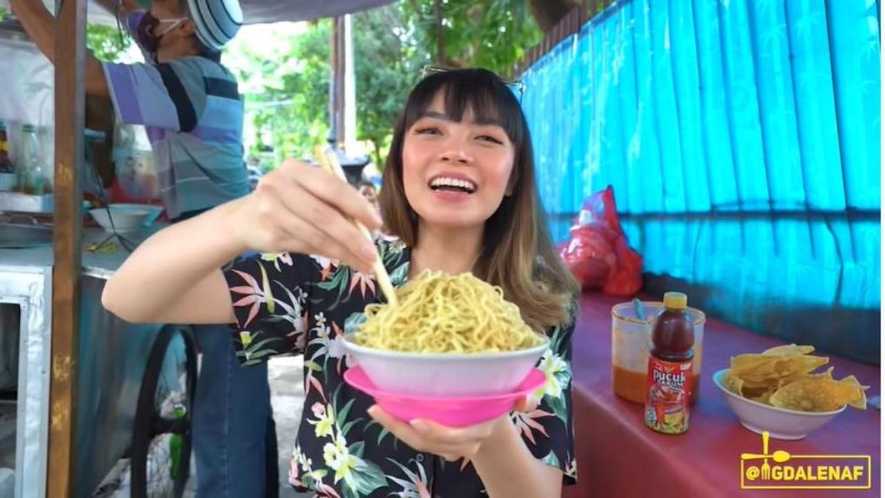 Mi Ayam Gerobak di Jakarta Jadi Langganan Konglomerat, Harganya Tetap Terjangkau