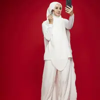 Simak cara membuat makeup flawless dan fresh di hari Lebaran (Foto: JD.ID)