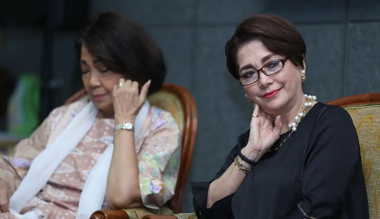 Sahabat dari Widyawati ini masih tampil modis di berbagai acara televisi. (Andy Masela/Bintang.com)