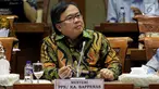 Menteri PPN/Kepala Bappenas Bambang Brodjonegoro mengikuti rapat kerja dengan Komisi XI di Gedung DPR RI, Jakarta, Rabu (19/9). Bambang memaparkan pagu anggaran 2019 untuk Kementerian PPN/Bappenas turun menjadi Rp1,781 triliun. (Liputan6.com/Johan Tallo)
