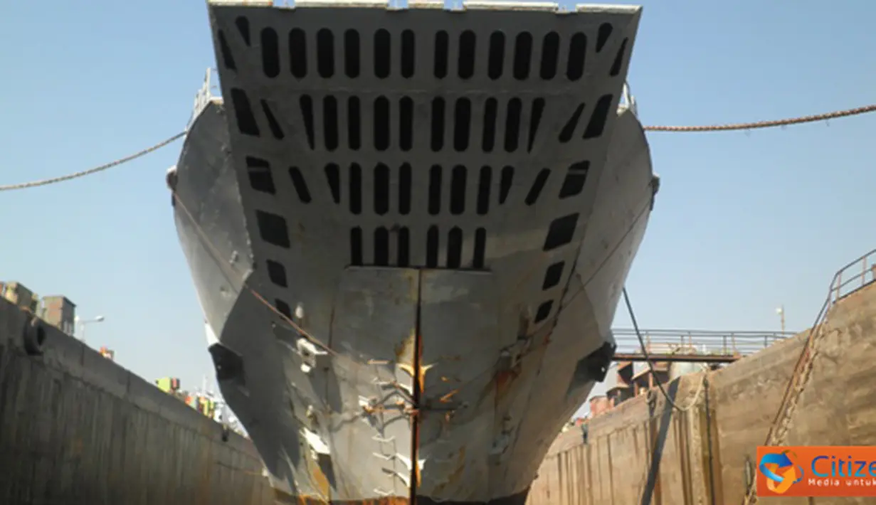 Citizen6, Semarang: Dalam pelaksanaan docking di PT.Dock JMI Semarang yang dilaksanakan kurang lebih 10 hari ini merupakan pelaksanaan docking rutin. (Pengirim: Dispenkolinlamil)