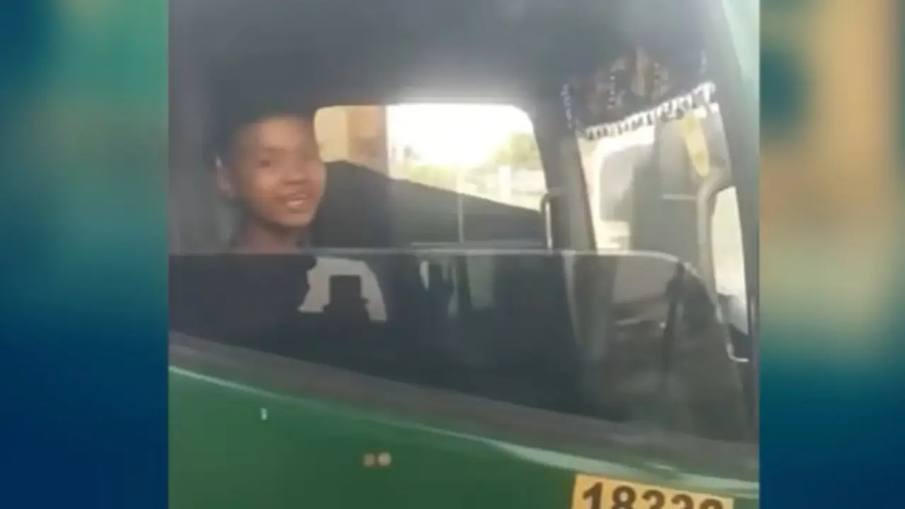 Viral di media sosial unggahan video berdurasi 15 detik yang mempertontonkan anak laki-laki berumur 12 tahun mengendarai truk trailer. Istimewa