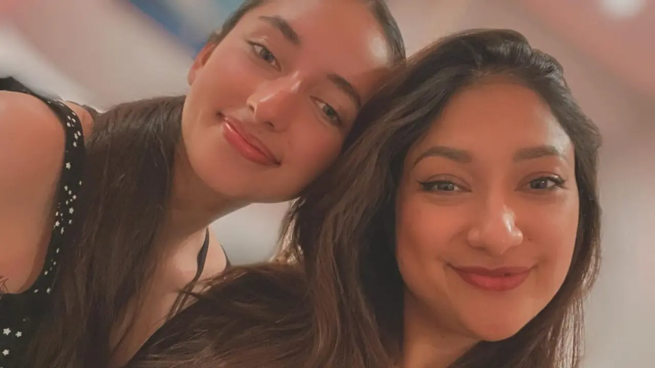 Rahma Azhari dan Camillia
