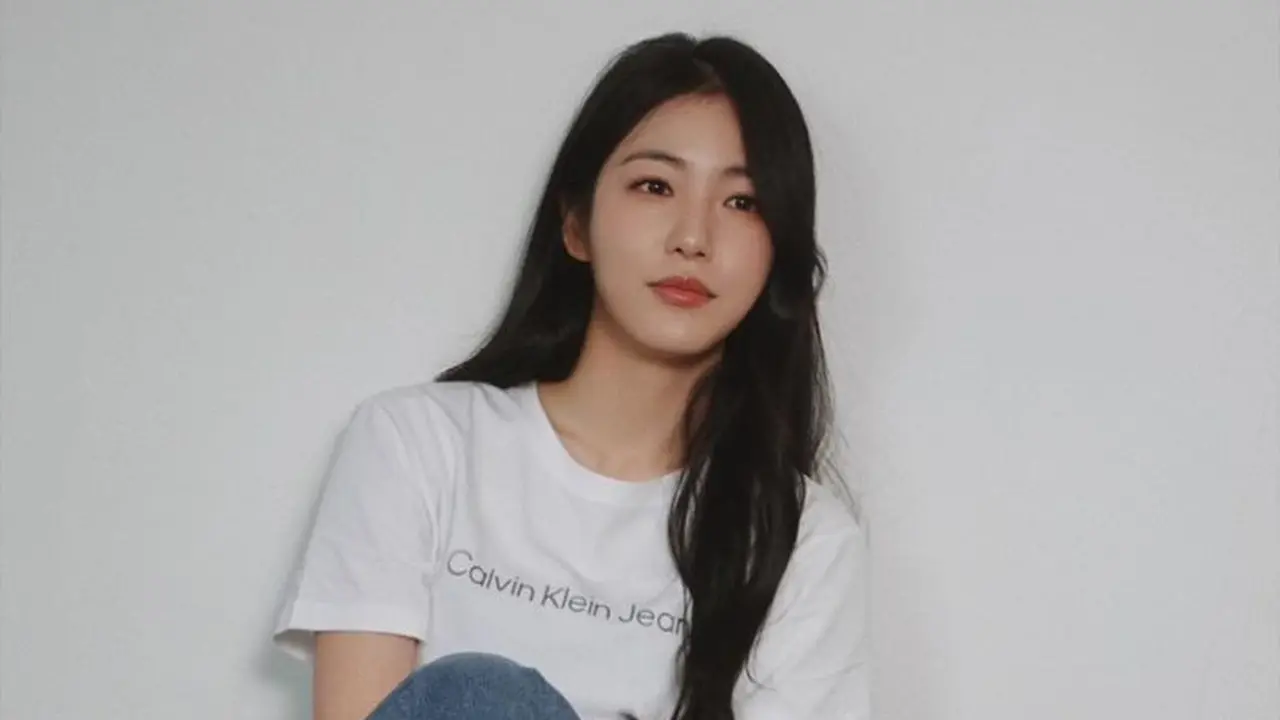 Shin Ye Eun untuk Calvin Klein Jeans. (Instagram/ __shinyeeun)