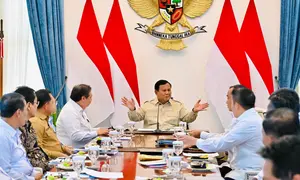 Presiden Prabowo Subianto menggelar rapat terbatas untuk membahas kesiapan pemerintah menghadapi El Nino serta berbagai program bantuan yang disiapkan untuk masyarakat (Sekretariat Presiden)
