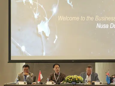 President Commissioner Emtek, Eddy Sariaatmadja dari Indonesia (kedua dari kiri) saat membuka  Process Business Forum 2018, yang diikuti pebisnis dari beberapa negara di Hotel Sofitel Nusa Dua, Bali, Senin (6/8). (Liputan6.com/Johan Tallo)