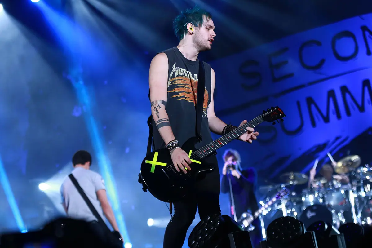 [Bintang] Lirik Lagu 5 Seconds of Summer, Youngblood