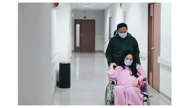 8 Momen Dea Ananda Lahirkan Anak Pertama Setelah Penantian 12 Tahun, Penuh Haru