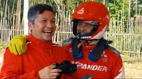 Gading Marten jadi navigator reli Rifat Sungkar (Sumber: YouTube/Rifato)