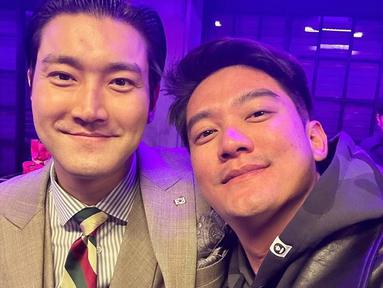 Dalam akun Instagram, Boy William terlihat tengah berlibur di Korea Selatan. Bahkan, dirinya juga sempat bertemu dengan Siwon Super Junior saat mengunjungi sebuah kafe di Seoul. (Liputan6.com/IG/@boywilliam17)