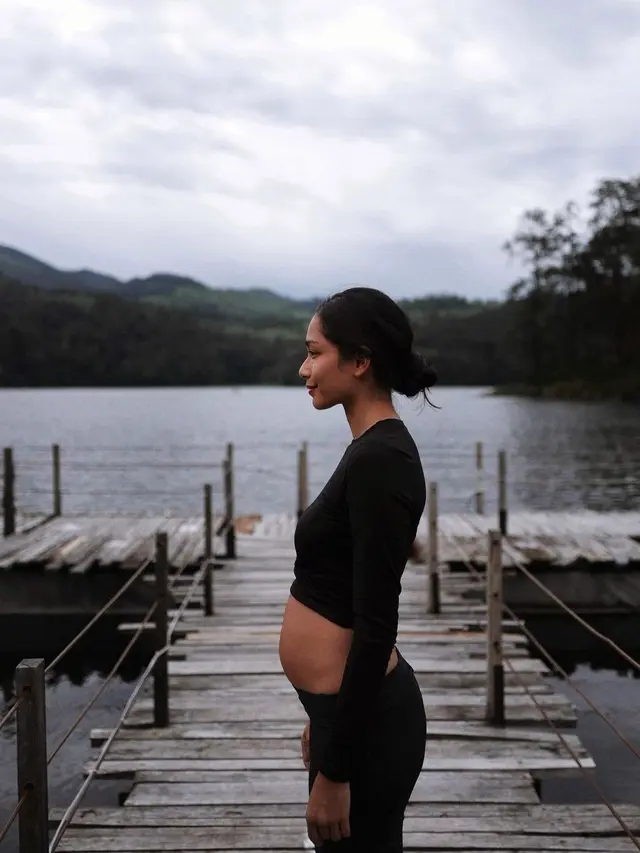Makin Buncit Ini 6 Potret Baby Bump Faradina Mufti Istri Sutradara Dimas Djay