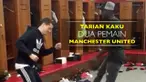 Video tarian kaku dua pemain Manchester United, Eric Bailly dan Ander Herrera, untuk merayakan Natal 2016.
