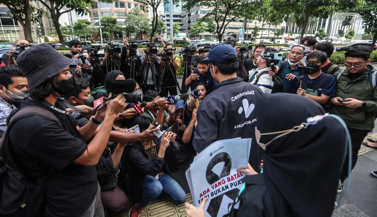 Pernyataan itu disampaikan langsung otoritas tertinggi sepak bola dunia itu lewat situs resmi mereka. (Liputan6.com/Johan Tallo)