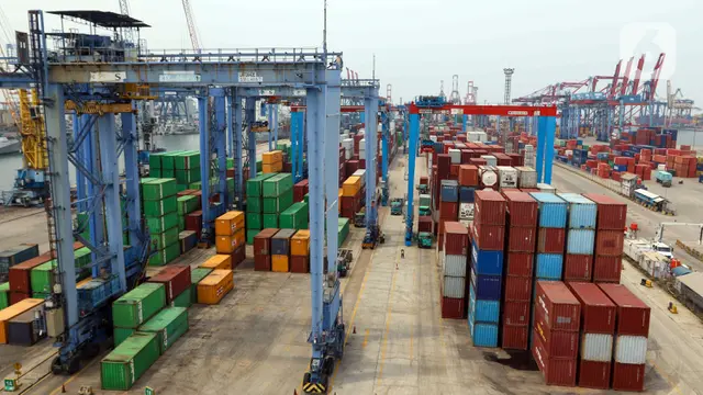 FOTO: Neraca Perdagangan Januari 2022 Surplus USD 930 Juta