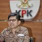 Wakil Ketua KPK Laode M Syarif memberikan keterangan terkait OTT Ketum PPP Romahurmuziy, di gedung KPK, Sabtu (16/3). KPK mengamankan uang total Rp 156 juta dalam operasi tangkap tangan (OTT) di Surabaya pada Jumat (15/3). (Liputan6.com/Faizal Fanani)