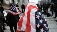 Sejumlah wanita merayakan Hari Hijab Sedunia di Balai Kota, New York, Rabu (1/2).Peringatan yang dimulai pada 2013 lalu ini mengajak seluruh wanita, baik muslim atau nonmuslim untuk mengenakan hijab selama satu hari. (Spencer Platt / Getty Images / AFP)