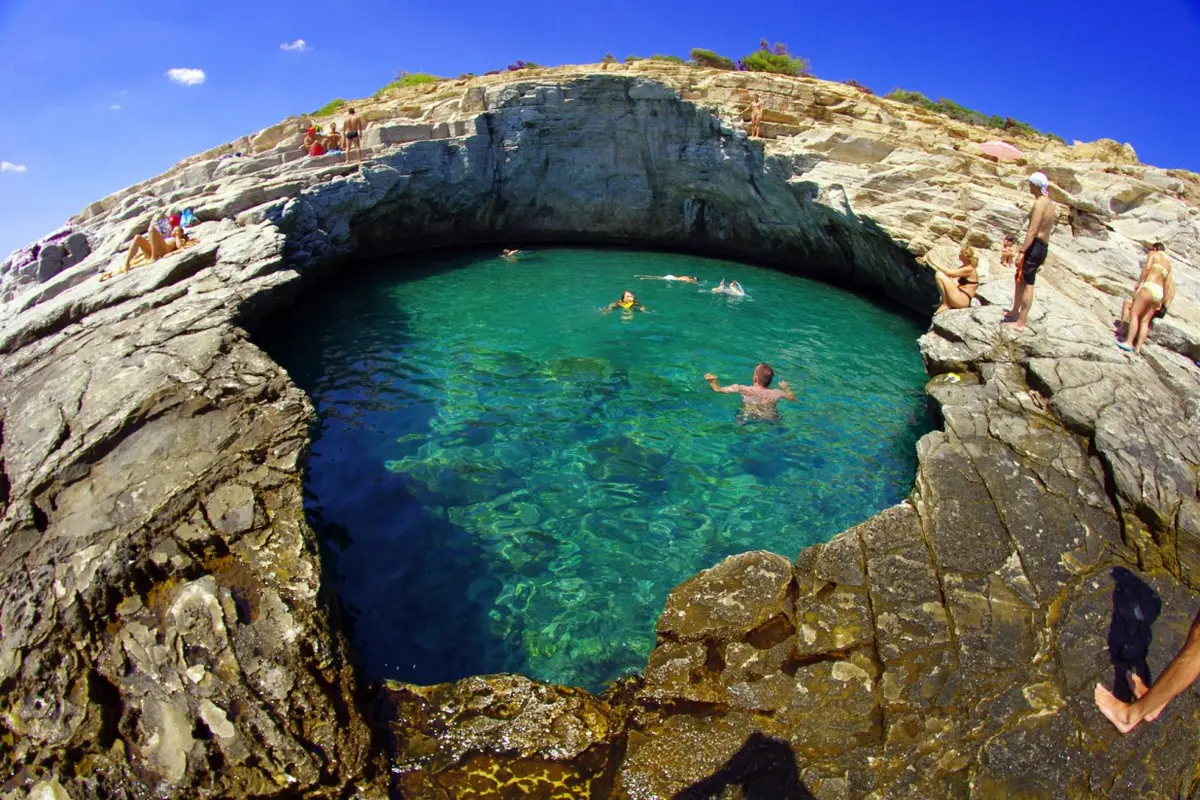 Giola Lagoon, Yunani