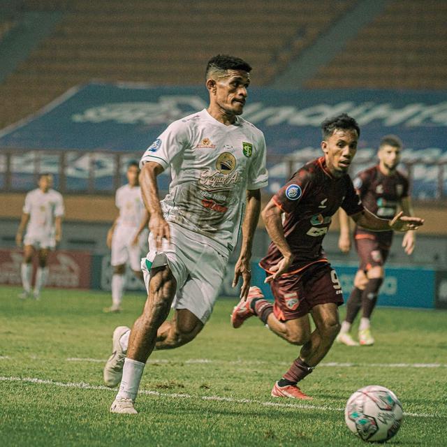 Jadi Idola Baru, Ini 5 Aksi Gelandang Persebaya Ricky Kambuaya di BRI Liga 1