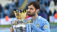 Bernardo Silva. Gelandang serang Portugal berusia 28 tahun yang kini menjalani musim ke-6 bersama Manchester City ini total telah meraih 4 gelar Liga Inggris bersama The Citizens sebagai satu-satunya klub yang pernah dan masih dibelanya di Liga Inggris. Empat gelar tersebut diraihnya pada musim 2017/2018, 2018/2019, 2020/2021 dan 2021/2022. Hingga kini ia telah tampil dalam 170 laga di Liga Inggris dengan torehan 31 gol dan 31 assist. (AFP/Pool/Peter Powell)