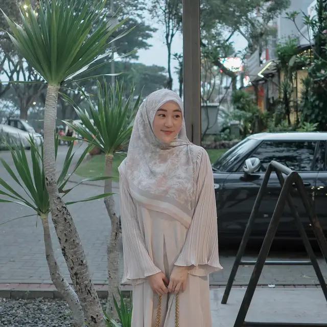 Potret 6 Artis Blasteran yang Putuskan Berhijab, Pesonanya Makin Terpancar