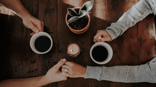 ilustrasi pegangan tangan